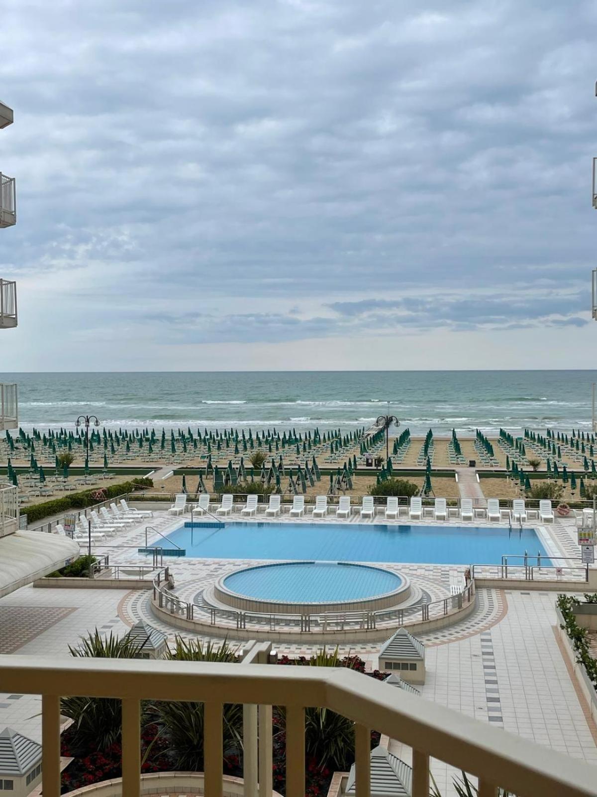 Residence Panfilo - Walterigato Apartments Solo Per Famiglie Lido di Jesolo Kültér fotó