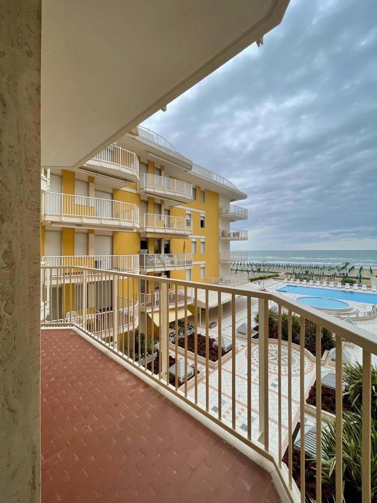 Residence Panfilo - Walterigato Apartments Solo Per Famiglie Lido di Jesolo Kültér fotó